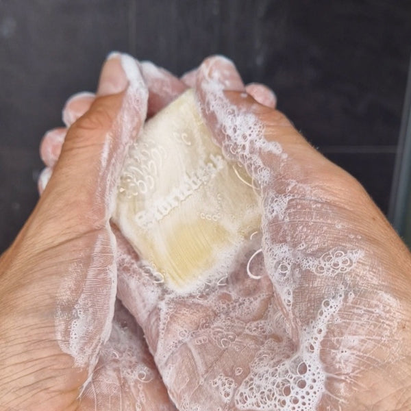 SoapFoam25Quadrat_600x_040dab54-f1de-4b04-958d-c70ede24d7fb (1).jpg__PID:075d7a27-d1fc-4a5c-a211-5d6a70525412